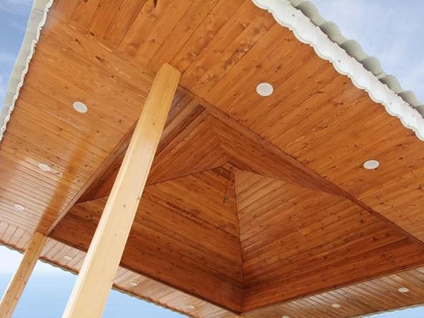 سقفی متفاوت و مقاوم با لمبه چوبی 
